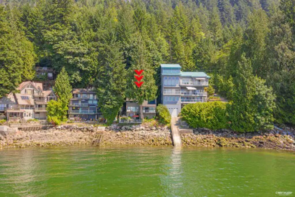 Waterfront Cottage With Superb Coastline Views West Vancouver Eksteriør bilde