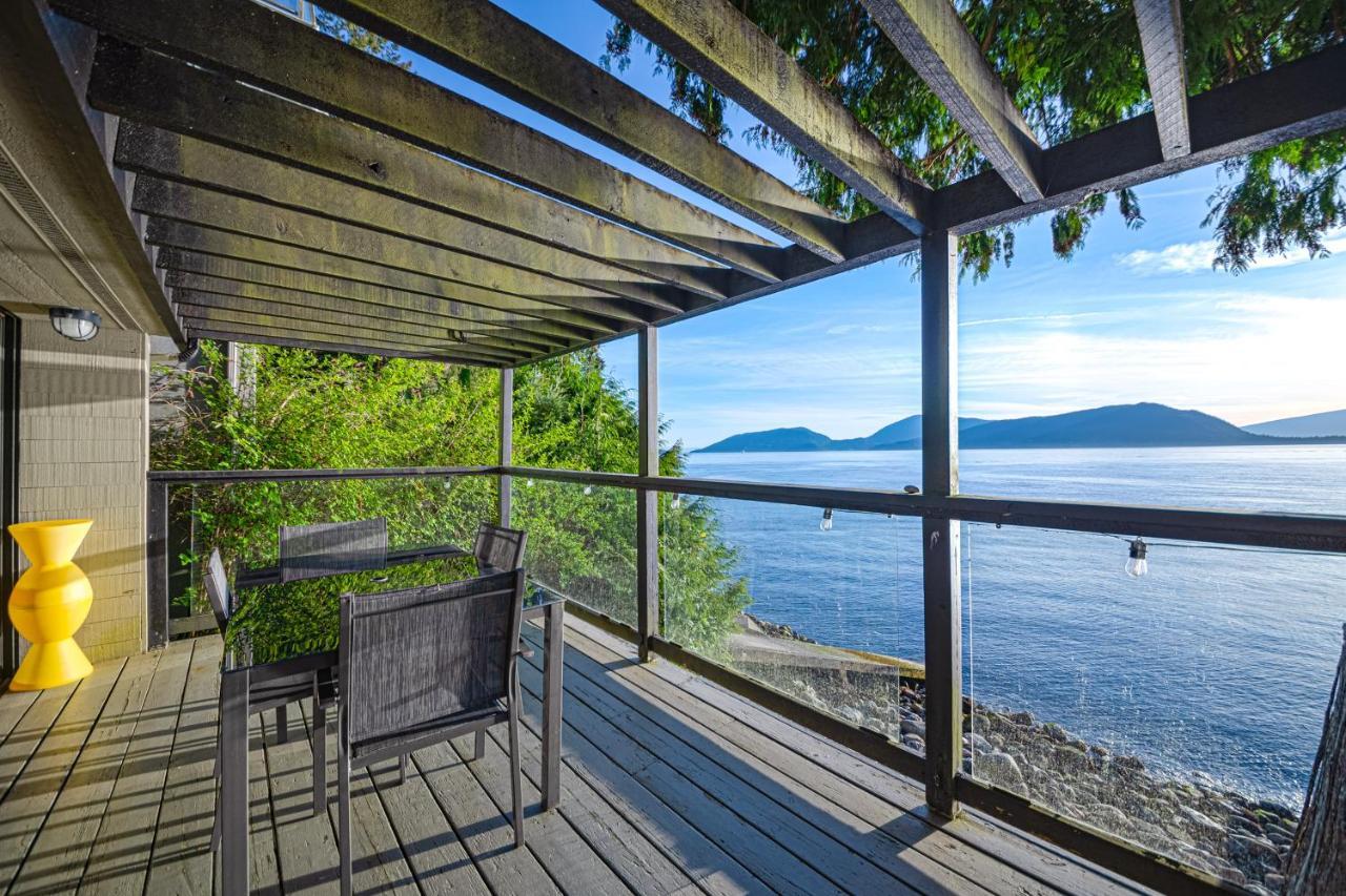 Waterfront Cottage With Superb Coastline Views West Vancouver Eksteriør bilde