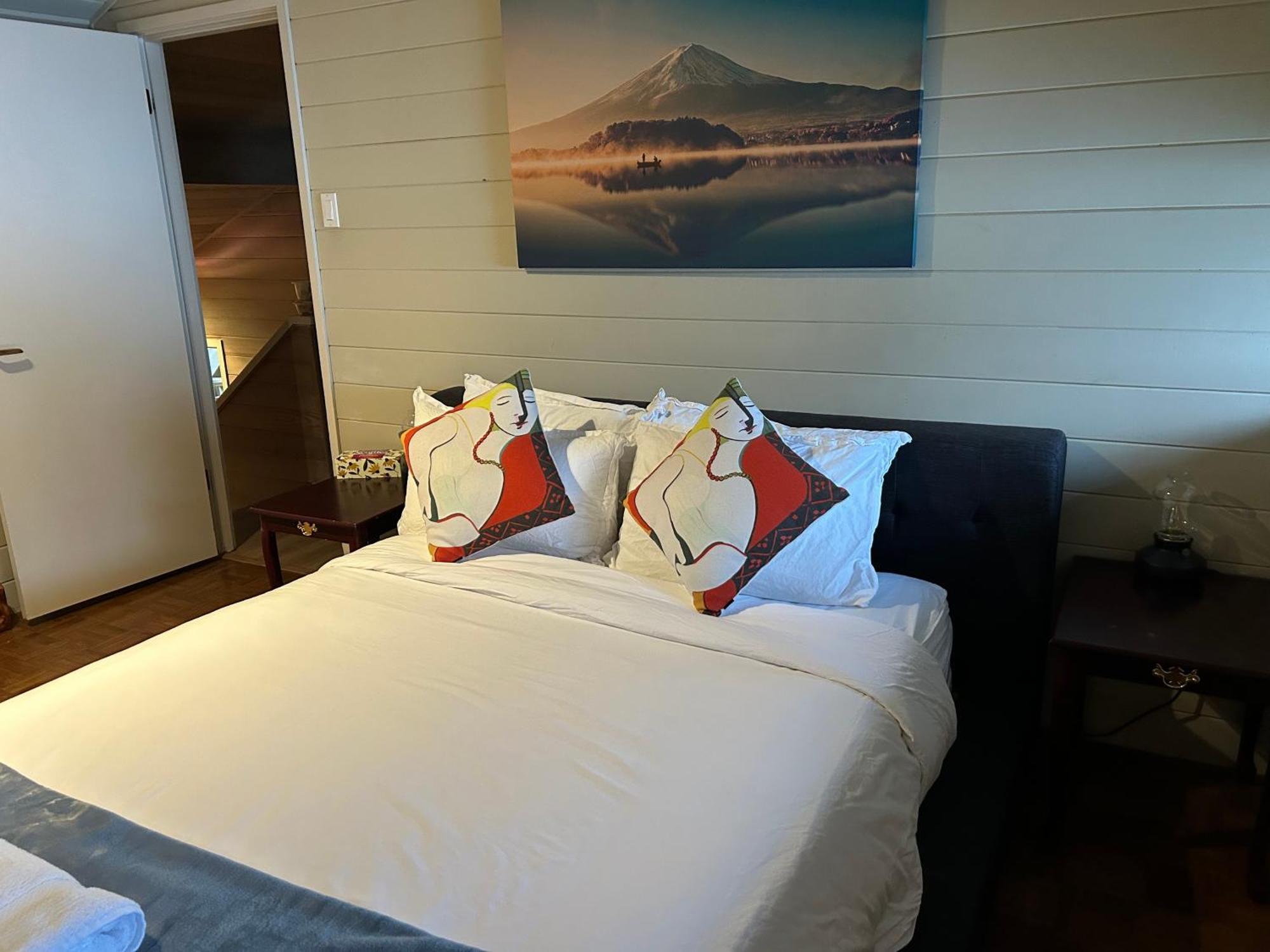 Waterfront Cottage With Superb Coastline Views West Vancouver Eksteriør bilde